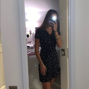 EXCLUSIVE BRANDY MELVILLE WRAP DRESS